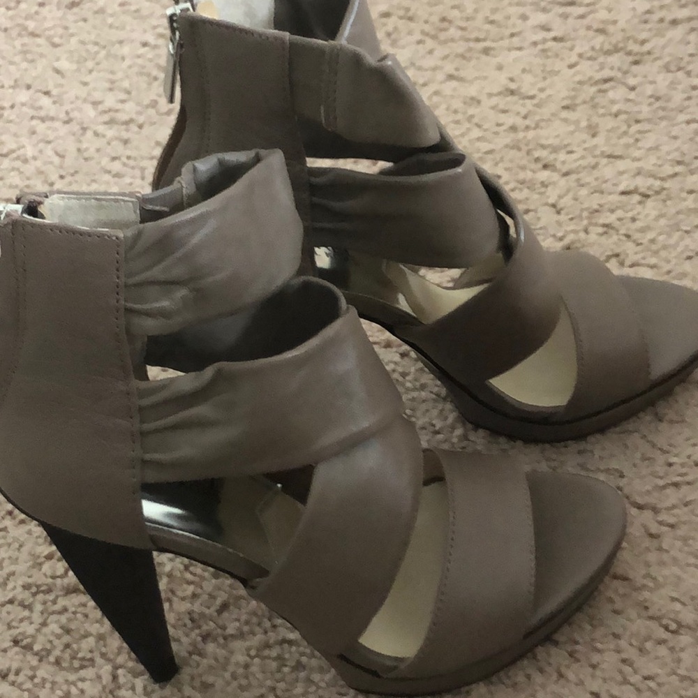Shoe